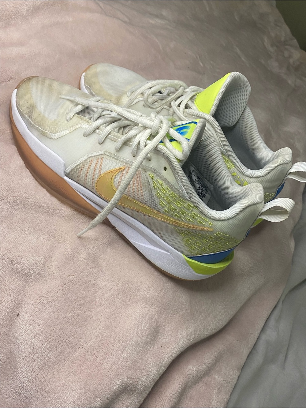 Nike Sabrina 2 SE GS "Hesi Hitter" Basketball Lemon Twist Kids Size 6.5